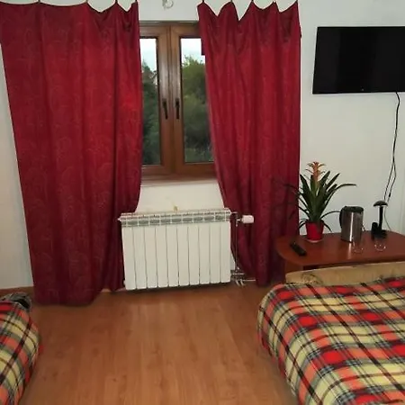 Dworek W Zieleni Homestay Warsaw