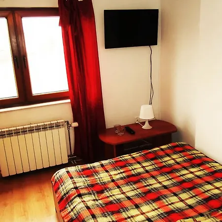 Dworek W Zieleni Privat bolig *