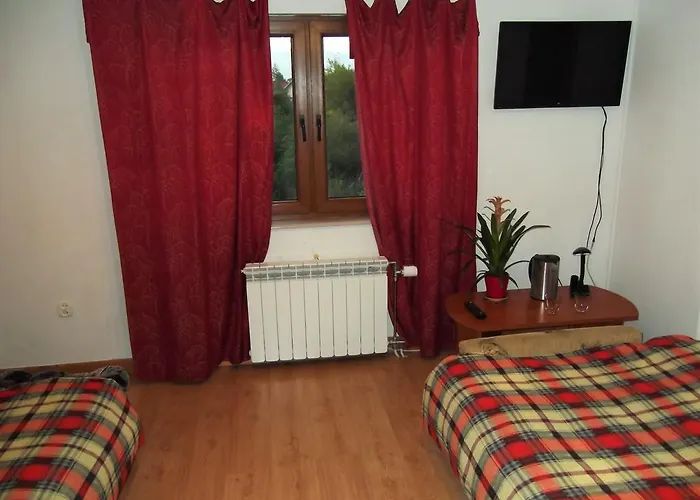 Kwatera prywatna Dworek W Zieleni *