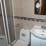Δωμάτια σε οικογενειακή κατοικία Dworek W Zieleni *